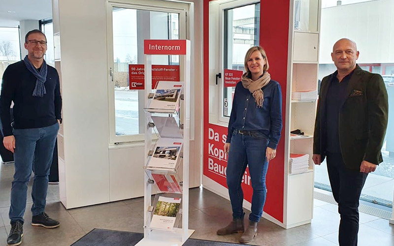 Internorm Prospektständer Präsentation