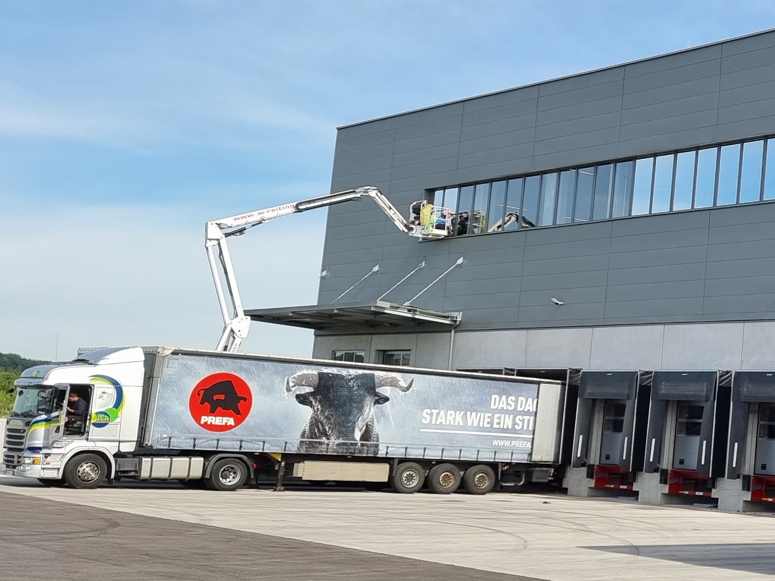 Prefa Sonnenschutzfolierung
