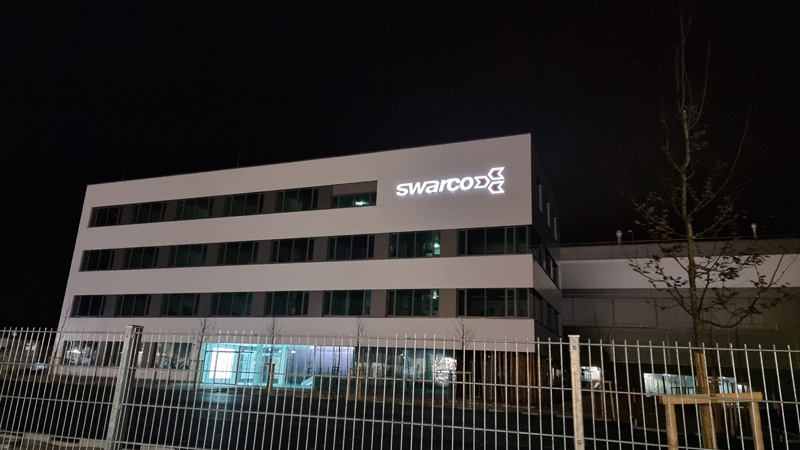 Swarco LED-Gebäudebeschilderung